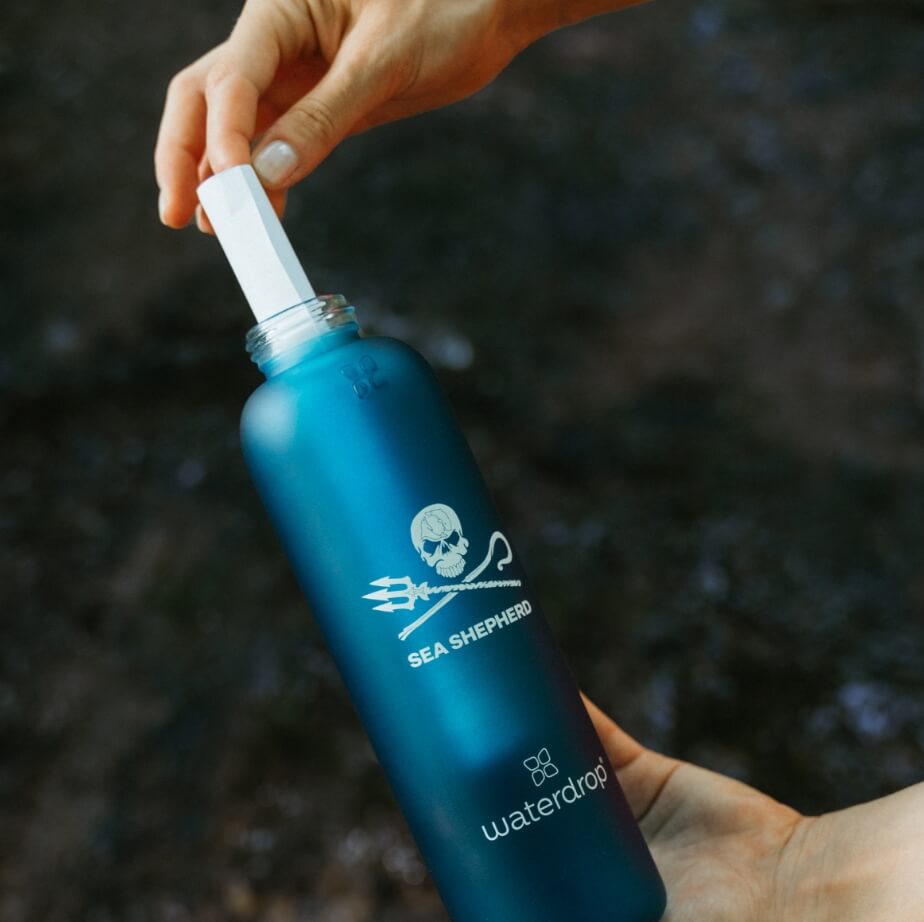Waterdrop Glass Bottle - Borosilicate Glass - Water Bottle - Bottle with Bamboo Lid - Sustainable